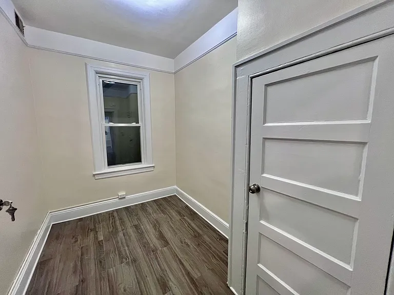 8 Seymour St #3 — Photo 8