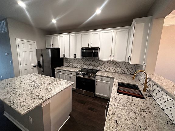 2nd image of 173 Deacon Ridge St