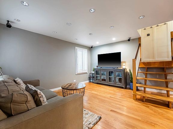 4th image of 5124 W 64th St