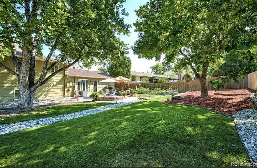 8648 W Fremont Pl — Photo 2