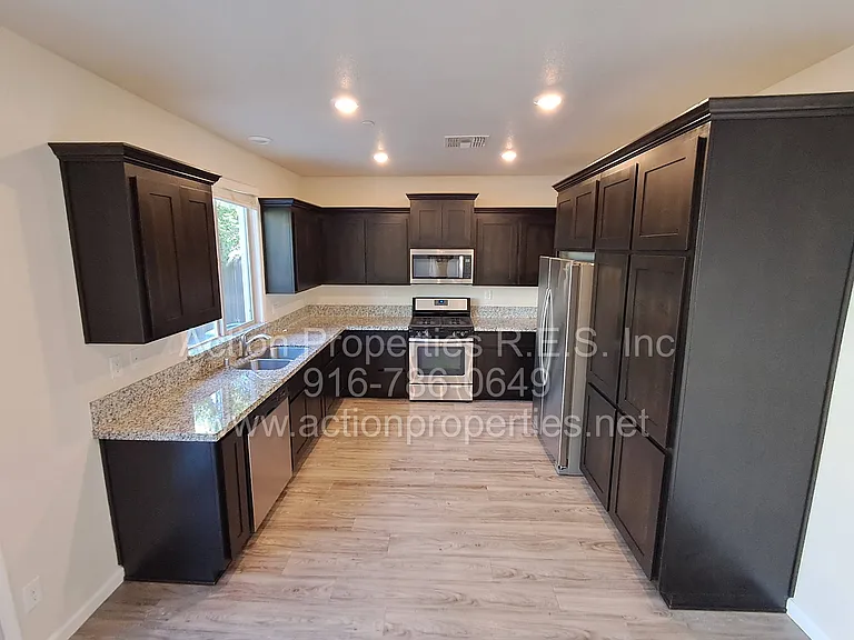2136 Malibu Pl — Photo 19