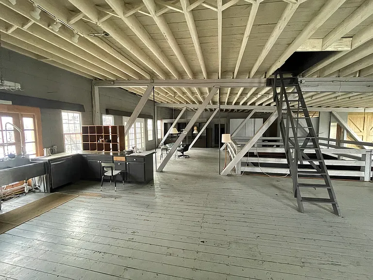 705-707 Cherry Aly — Photo 11