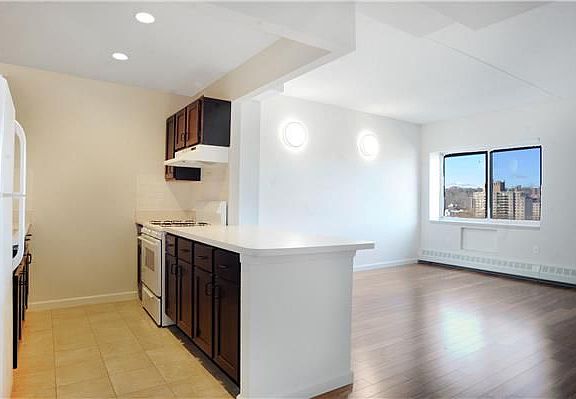 3rd image of 3507 Fort Independence St APT 6E