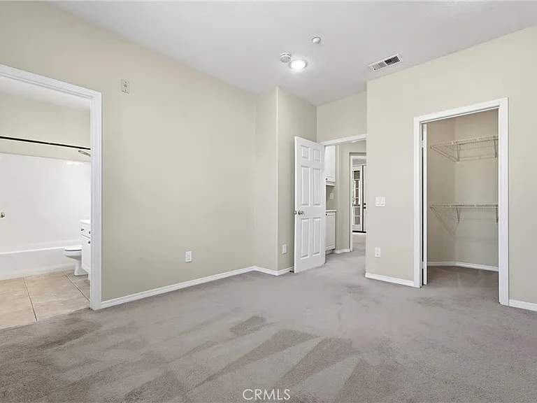56 Modesto — Photo 14