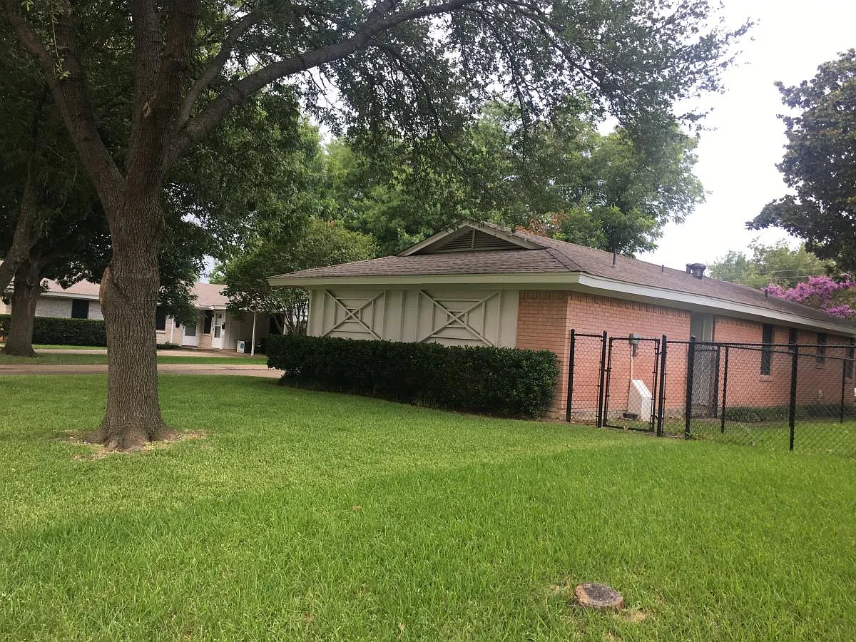 2 bed, 820 sqft, $1,499 — Photo 2