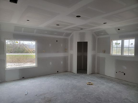 4th image of 4004 Lu Ln