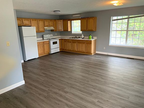 2nd image of 848 Nutwood St