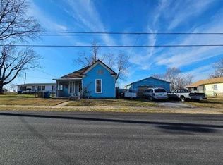 506 N Fountain St, Carterville, MO 64835