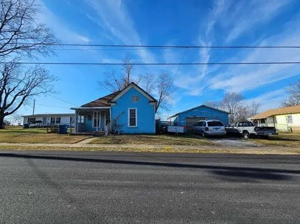 506 N Fountain St, Carterville, MO 64835