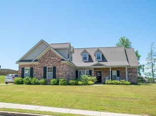 606 Taylor Overlook Dr, Taylor, MS 38673