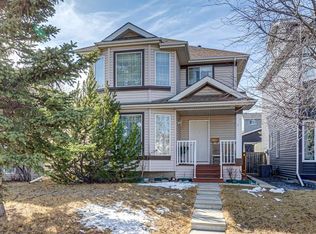 37 NE Somervale Close SW, Calgary, AB T2Y3L4