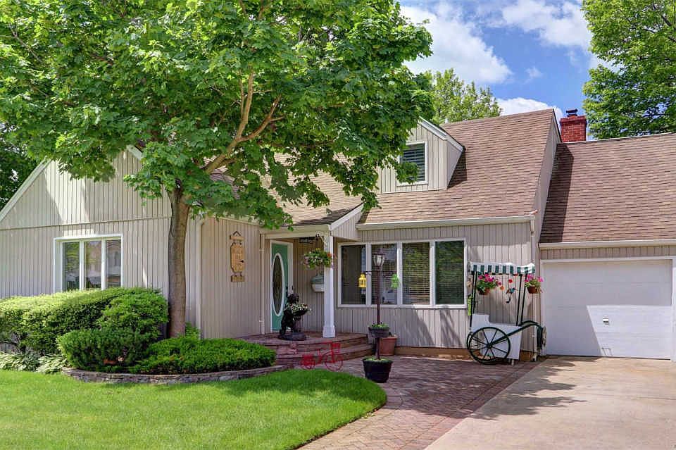 1st image of 2608 Parkview Pl