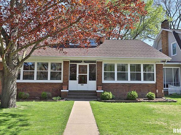3rd image of 2526 W Kenwood Ave