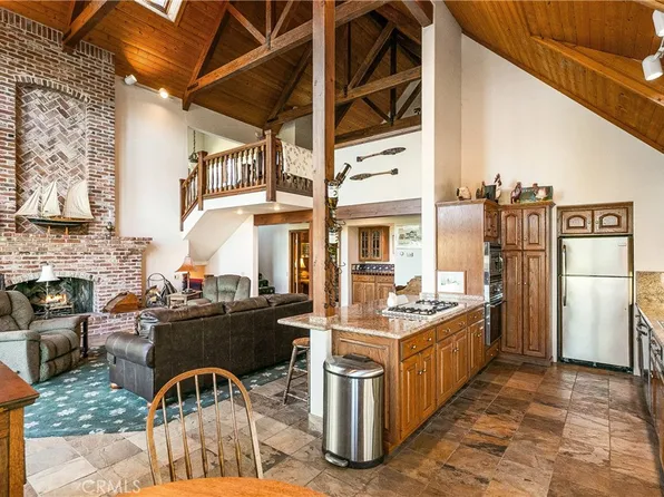 190 Birchwood Dr, Lake Arrowhead, CA 92352