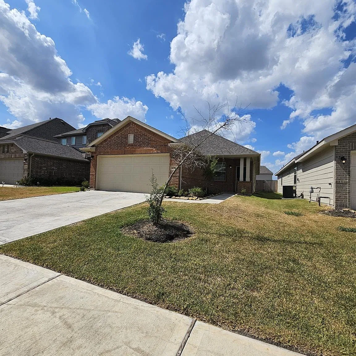 3 bed, 2.0 bath, 1698 sqft, $2,300 — Photo 4