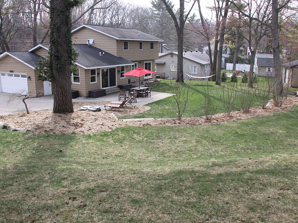2nd image of 2040 Hillside Dr