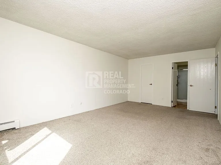 3470 S Poplar St #407 — Photo 16
