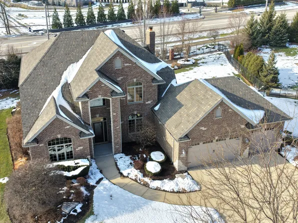 12752 Berkshire Dr, Mokena, IL 60448