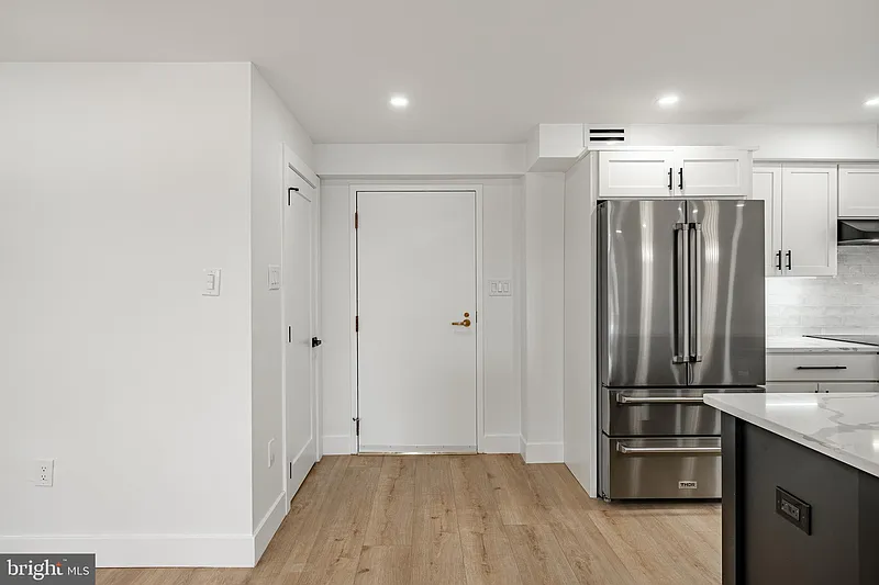 Thumbnail 14