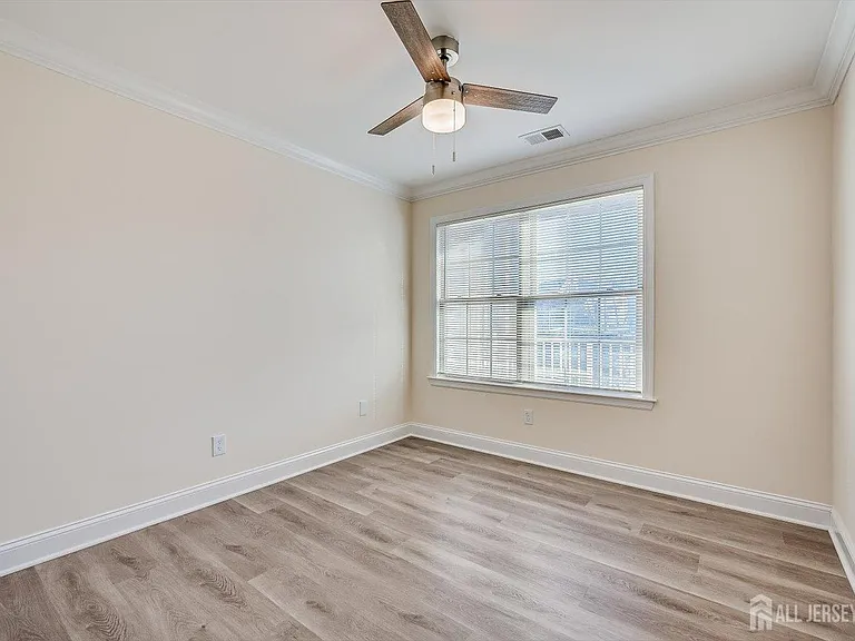 114 Longfield Ct — Photo 19