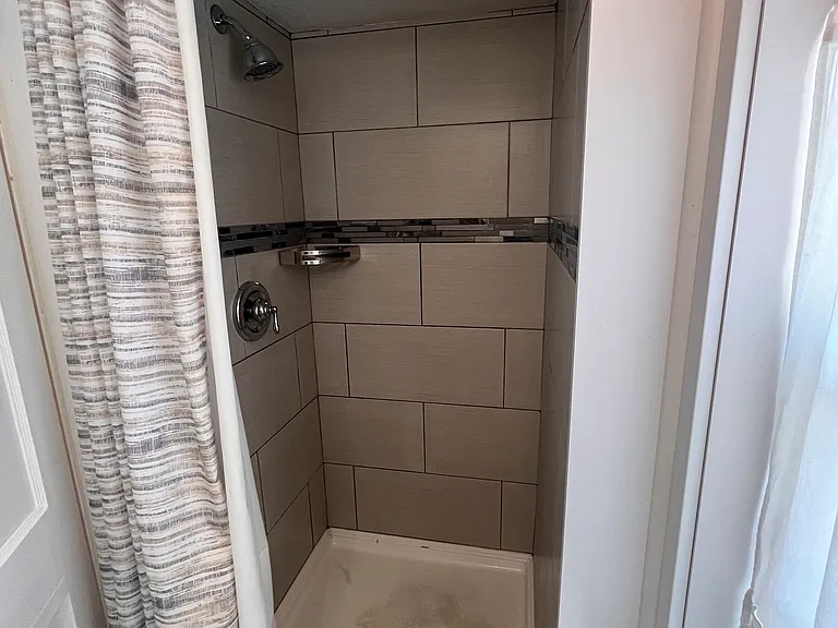 146 S Delaware Ave #B — Photo 10