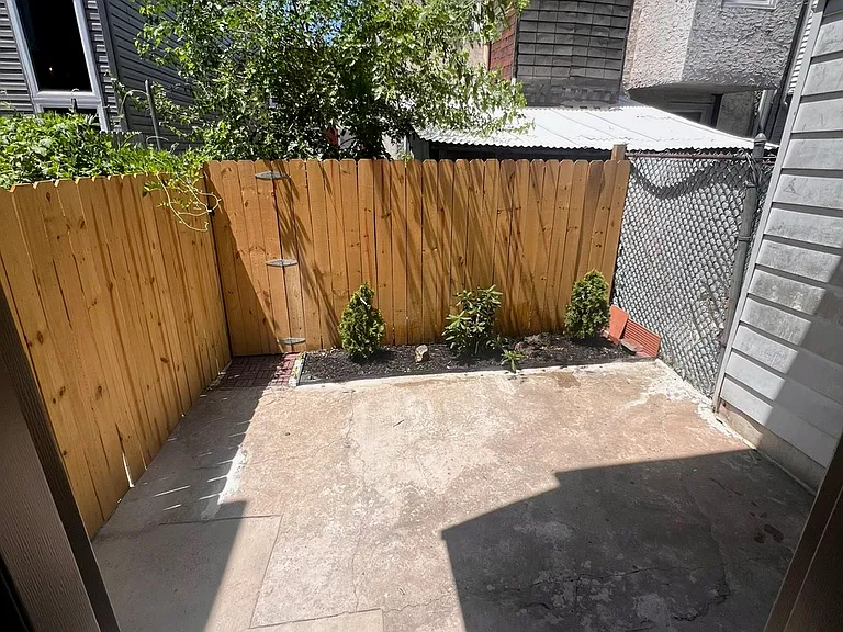 1808 N Howard St — Photo 30