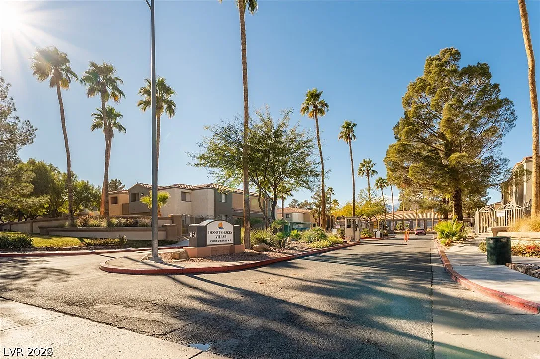 1 bed, 1.0 bath, 704 sqft, $1,050 — Photo 1