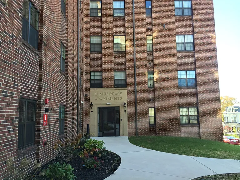 Elm Terrace Apartments — Photo 9