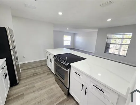 843 42nd St S, Saint Petersburg, FL 33711