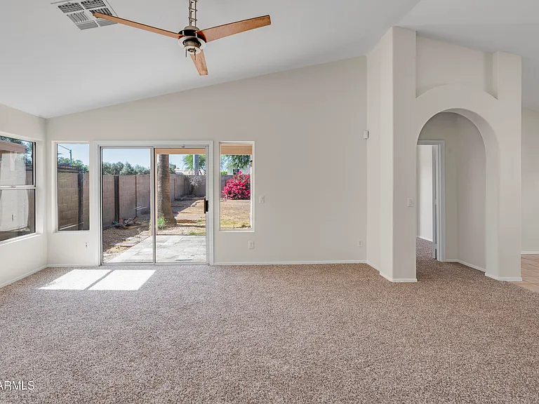 3321 W Gary Dr — Photo 26