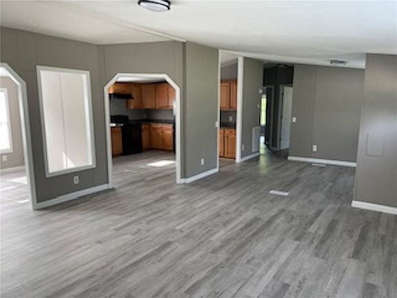 4th image of 128 Sue Ella Ct