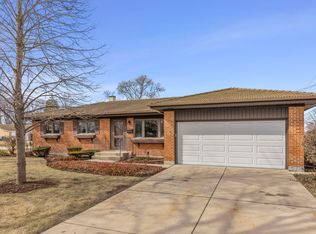 832 Leahy Cir, Des Plaines, IL