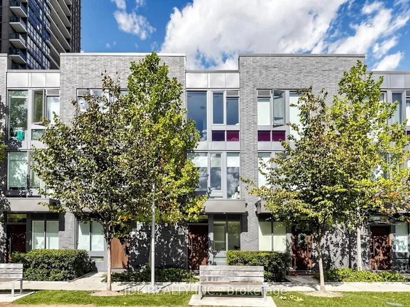 28 Sonic Way, Toronto, ON M3C 0P3