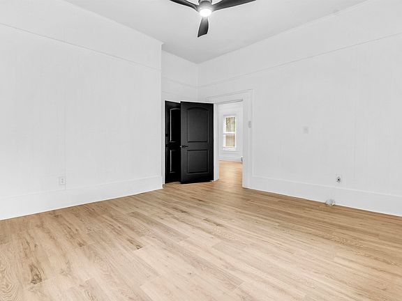 5th image of 1721 Nelson Ave