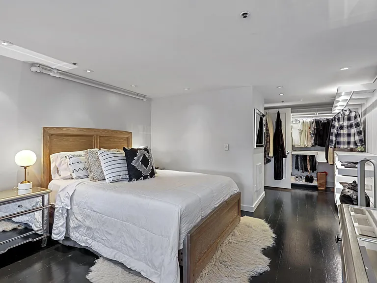 380 10th St #20 — Photo 16