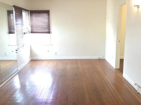 3rd image of 207 S Primrose Ave #1/2