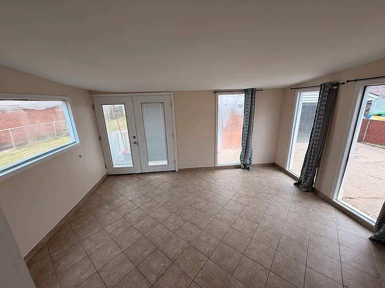 29594 Maplewood St — Photo 12