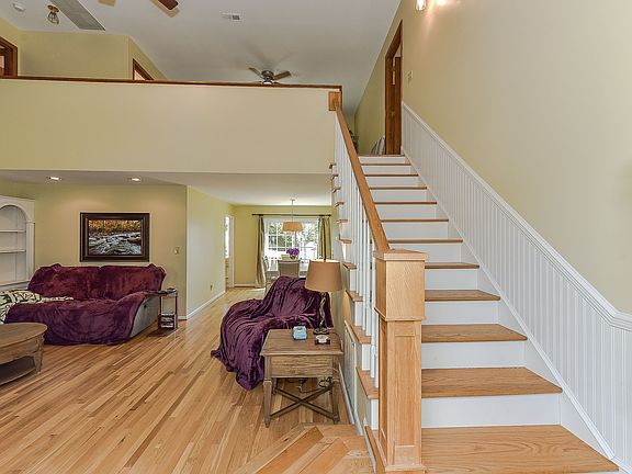 5th image of 552 Deerfield Dr