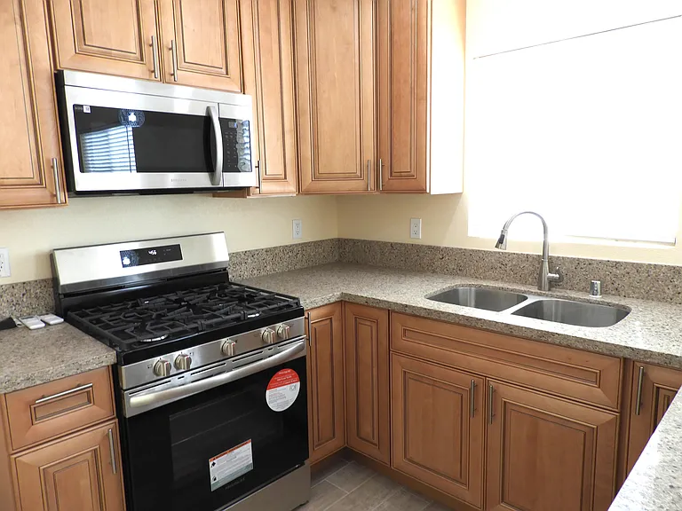 2534 N Parkdale Ave #B — Photo 6