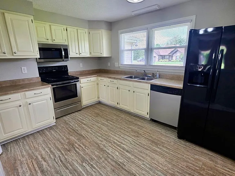 17439 Morgan Dr — Photo 6