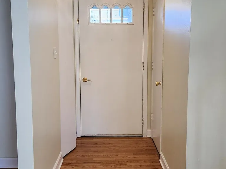 1188 Leicester Ct — Photo 2