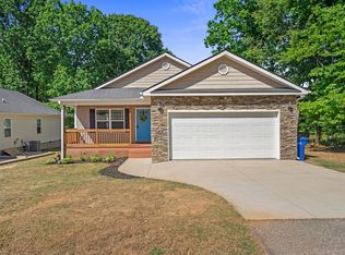 211 Pennwood Ln, Greenville, SC 29609