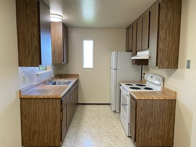 1st image of 337 Brosnan Ct