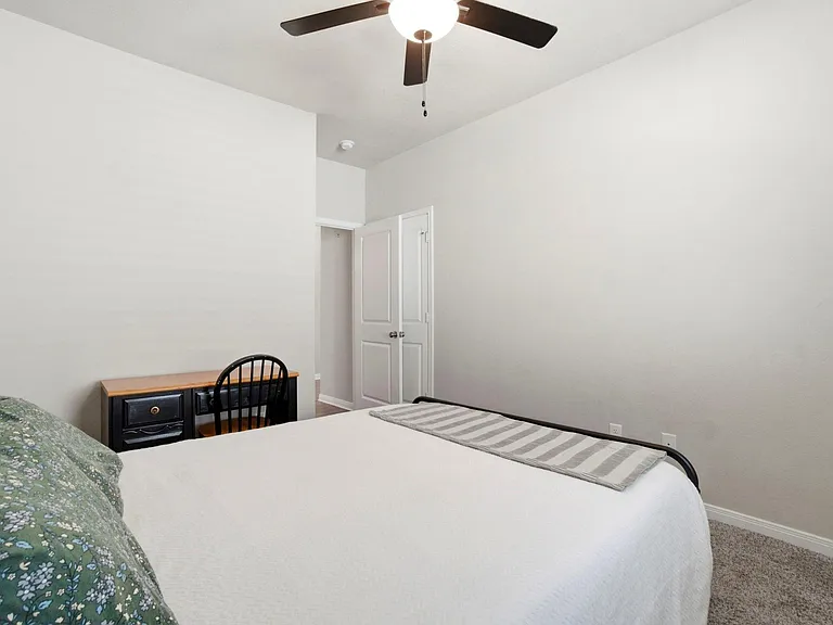 1318 Kingsgate Dr — Photo 18