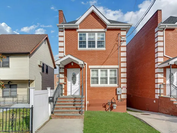 822 Hollywood Avenue, Bronx, NY 10465