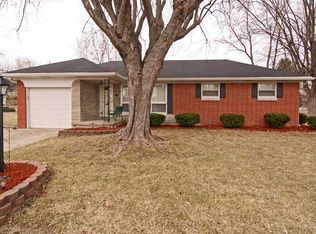 130 E Artesian Ln, New Palestine, IN 46163