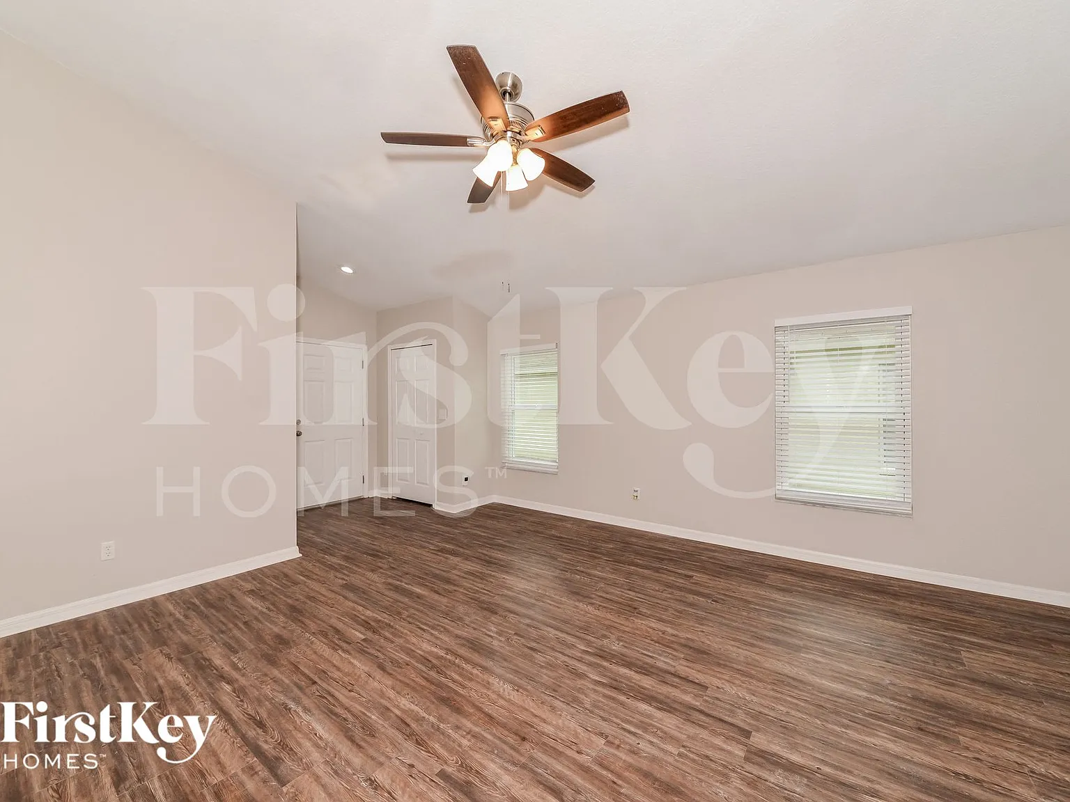 3 bed, 2.0 bath, 1293 sqft, $2,125 — Photo 2