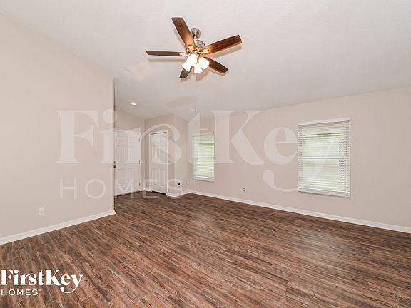 2nd image of 7435 Oxford Garden Cir