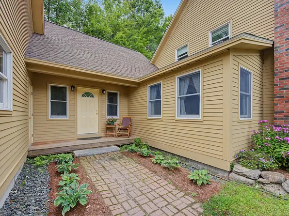 52 Chase Street, Sunapee, NH 03782