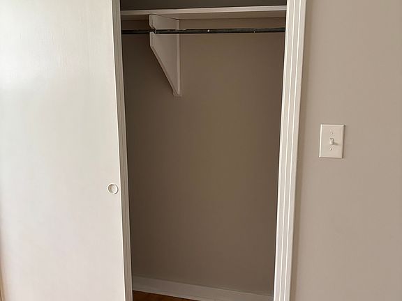 3rd image of 413 Winwood Dr